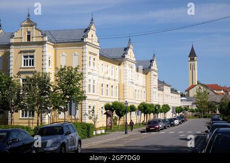 Kursalon in Lipik, più grande e più rappresentativa edificio in Lipik health resort è ora utilizzato come ospedale. Lipik, Croazia Foto Stock