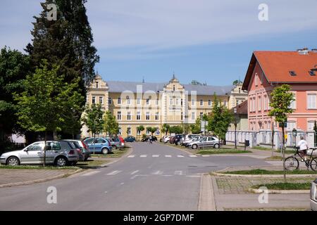 Kursalon in Lipik, più grande e più rappresentativa edificio in Lipik health resort è ora utilizzato come ospedale. Lipik, Croazia Foto Stock