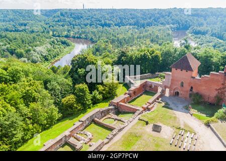 Veduta aerea del castello di Turaida, Lettonia Foto Stock