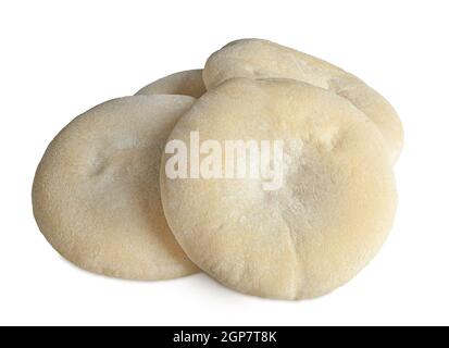 Quattro pagnotte di pane arabo isolati su sfondo bianco. Foto Stock