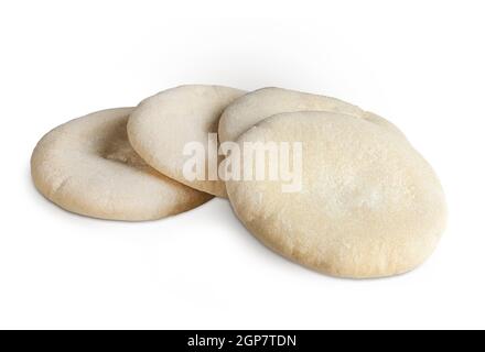 Quattro pagnotte di pane arabo isolati su sfondo bianco. Foto Stock