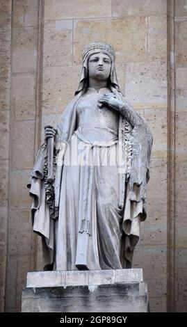 Santa Clotilde, statua sul portale della chiesa di Saint Roch a Parigi, Francia Foto Stock