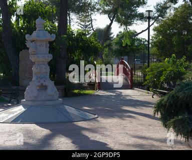 Pagoda, in un giardino cinese aperto, a Alhaurín de la Torre in Spagna Foto Stock