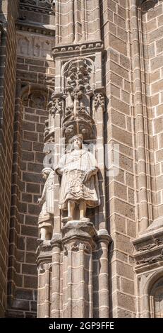 Sculture in pietra sul monastero di San Giovanni nell'antica città di Toledo, Spagna Foto Stock