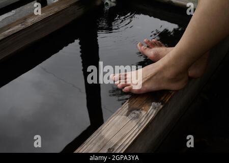 Nozawa onsen, Nagano, Giappone, 2021-26-09 , bagno piedi a Nozawaonsen Foto Stock