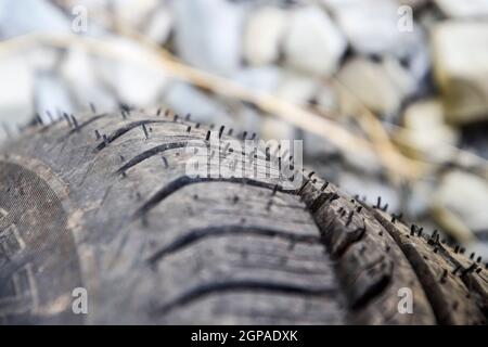 Superficie di nuovi pneumatici. Auto nuove ruote. Nuovi pneumatici Foto Stock