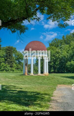 Il gazebo del Tempio sui terreni di Montpelier, James e Dolly Madisons '18 ° secolo casa e piantagione in Virginia. Foto Stock