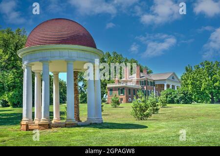 Il gazebo del Tempio sui terreni di Montpelier, James e Dolly Madisons '18 ° secolo casa e piantagione in Virginia. Foto Stock