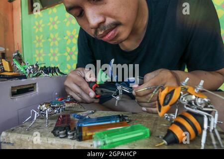 trasformatori in miniatura di robot usati Foto Stock