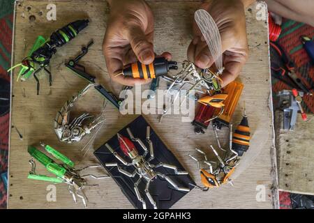 trasformatori in miniatura di robot usati Foto Stock