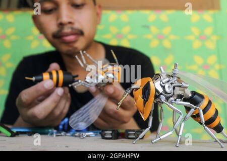trasformatori in miniatura di robot usati Foto Stock