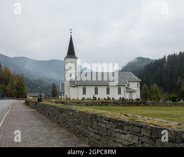 Skjonne kirke - chiesa - chiesa in legno bianco a Nore, Norvegia Foto Stock