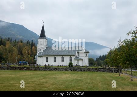 Skjonne kirke - chiesa - chiesa in legno bianco a Nore, Norvegia Foto Stock