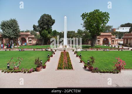 Il giardino del Mohatta Palace Museum a Karachi, Pakistan Foto Stock