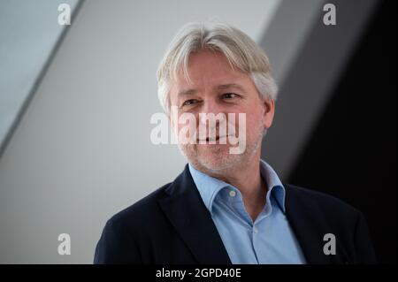 08 ottobre 2018, Hessen, Francoforte/M.: Jürgen Boos, direttore della Fiera del Libro di Francoforte, interviene durante la conferenza stampa di anteprima per la Fiera del Libro di Francoforte 2021. Foto: Sebastian Gollnow/dpa Foto Stock