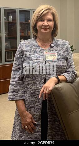 Jackson, Stati Uniti. 14 settembre 2021. Louann Woodward, direttore dell'University of Mississippi Medical Center, si trova nel suo ufficio. Soprattutto nel Sud, molti sono resistenti alle vaccinazioni. "Penso che gli americani in generale, ma forse alle persone del Mississippi un po' di più, non piace sapere cosa fare", dice Louann Woodward. (Al dpa: "Gli Stati Uniti tra speranza e paura: Fine dell'onda del Delta in vista?") Credit: Julia NAUE/dpa/Alamy Live News Foto Stock