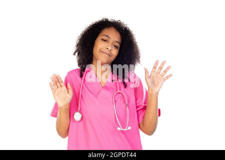 Adorabile medico con uniforme rosa isolato su un bianco sfondo Foto Stock