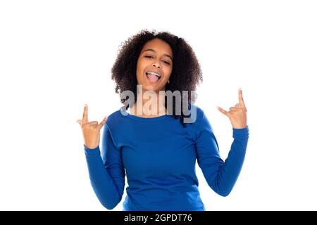 Ragazza adolescente con capelli afro indossando pullover blu isolato su uno sfondo bianco Foto Stock