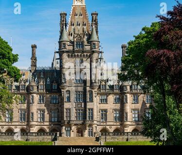 Scots stile baronale Fettes College edificio indipendente scuola by David Bryce on Sunny Day, Edimburgo, Scozia, UK Foto Stock