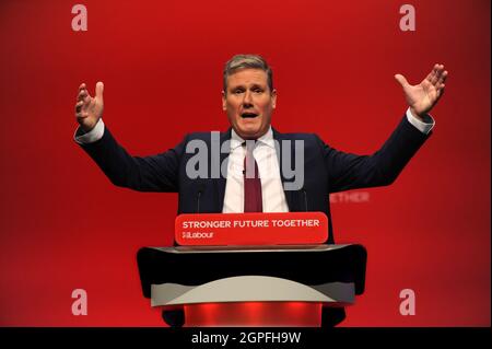 Brighton, Regno Unito. 29 settembre 2021. Keir Stammer, leader del partito laburista, ha tenuto il suo discorso LeaderÕ l'ultimo giorno della conferenza annuale del partito laburista al Brighton Centre. Credit: Kevin Hayes/Alamy Live News Foto Stock