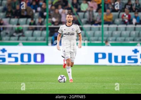 Mateusz Wieteska di Legia in azione durante la partita polacca PKO Ekstraklasa League tra Legia Warszawa e Rakow Czestochowa al Marshal Jozef Pilsudski Legia Warsaw Municipal Stadium.Final Score; Legia Warszawa 2:3 Rakow Czestochowa. Foto Stock