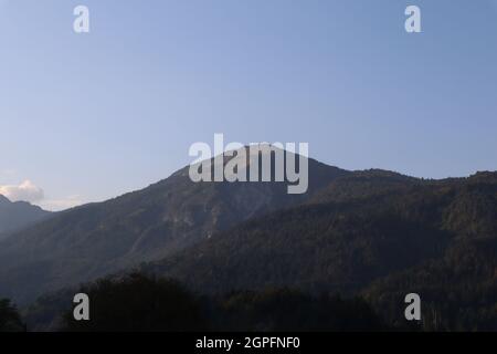 Lago di montagna nelle Dolomiti, Alpi Foto Stock