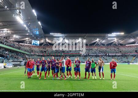 La squadra di Rakow Czestochowa è vista dopo durante la partita polacca PKO Ekstraklasa League tra Legia Warszawa e Rakow Czestochowa al Marshal Jozef Pilsudski Legia Warsaw Municipal Stadium.Final Score; Legia Warszawa 2:3 Rakow Czestochowa. (Foto di Mikolaj Barbanell / SOPA Images/Sipa USA) Foto Stock