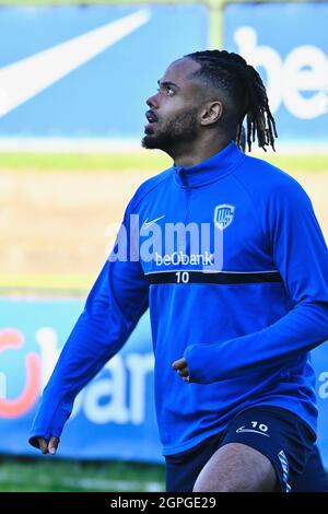 Theo Bongonda di Genk è stato raffigurato durante una sessione di allenamento della squadra di calcio belga KRC Genk, mercoledì 29 settembre 2021, a Genk, davanti all'euro di domani Foto Stock