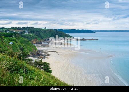 Francia, Cotes d'Armor, Plerin, Martin Plage Cove lungo il sentiero GR 34 o sentiero doganale Foto Stock