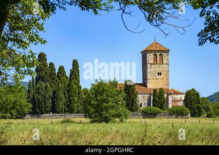 Francia, Haute Garonne, strada di San Giacomo di Compostelle, Valcabrere, Basilica di San giusto Foto Stock