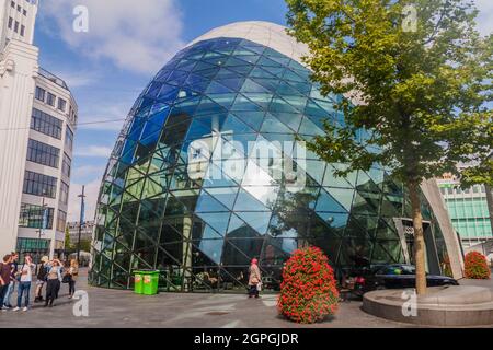 EINDHOVEN, PAESI BASSI - 29 AGOSTO 2016 edificio dall'architettura moderna a Eindhoven Foto Stock