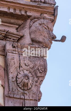 Francia, Eure, Cormeilles, le bonhomme Cormeilles e il suo tubo, all'angolo della rue de l'Abbaye e la strada per Pont Audemer Foto Stock