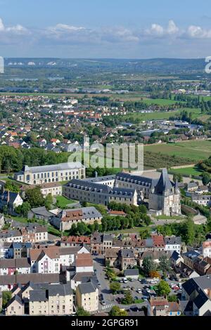 Francia, Eure, Gaillon, castello di Gaillon, primo castello del Rinascimento in Francia, (vista aerea) Foto Stock