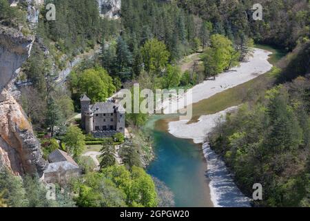 Francia, Lozere, la Malene, il castello di la Caze, Causses e Cévennes, Paesaggio culturale dell'agro-pastorialismo mediterraneo classificato come Patrimonio Mondiale dell'Umanità dall'UNESCO Foto Stock