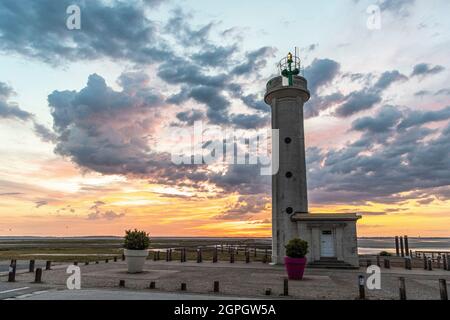 Francia, Somme, Baie de Somme, le Hourdel, il faro del hourdel al mattino presto Foto Stock