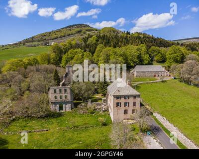 Francia, Ardeche, zona Les Sucs (vecchi vulcani), Parco Naturale Regionale Monts d'Ardeche, le Beage, rovine del 12 ° secolo Bonnefoy Charter casa, Vivarais Foto Stock