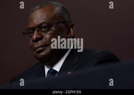 Washington, Stati Uniti d'America. 28 settembre 2021. Washington, Stati Uniti d'America. 28 Settembre 2021. Segretario della Difesa degli Stati Uniti Lloyd Austin durante la testimonianza davanti al Senato Armed Services Committee sul ritiro dall'Afghanistan su Capitol Hill 28 settembre 2021 a Washington, DC credito: Chad McNeeley/DOD/Alamy Live News Foto Stock