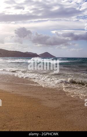 Spiaggia di capo bianco in una giornata di tempesta, situata nei pressi di Portoferraio, Isola d'Elba, Toscana, Italia Foto Stock