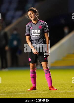 Jessica Sigsworth di Leicester City appare abbattuta durante la partita finale del quarto della Coppa delle Donne Vitality all'Academy Stadium di Manchester. Data foto: Mercoledì 29 settembre 2021. Foto Stock