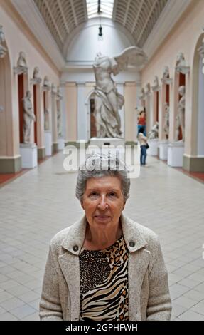 RIO DE JANEIRO, BRASILE - 22 LUGLIO 2017: Old Lady al Rio fine Arts Museum Foto Stock