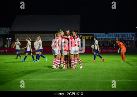 L'Arsenal festeggia l'obiettivo di Nikita Parris (14 Arsenal) durante la finale del trimestre della Vitality fa Womens Cup- Arsenal V Tottenham Hotspur al Meadow Park Stadium-England Foto Stock