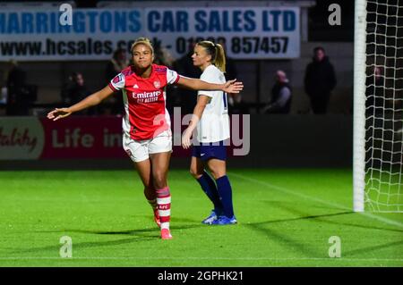 Nikita Parris (14 Arsenal) festeggia durante la finale del quarto della Coppa delle donne di Vitality fa- Arsenal V Tottenham Hotspur al Meadow Park Stadium-England Foto Stock