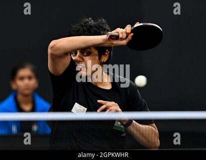 Doha, Qatar. 29 settembre 2021. Archana Girish Kamath of India compete contro Shibata Saki del Giappone durante il quarterfinal femminile in occasione dei campionati asiatici 2021 ITTF-ATTU Doha a Doha, Qatar, 29 settembre 2021. Credit: Nikku/Xinhua/Alamy Live News Foto Stock