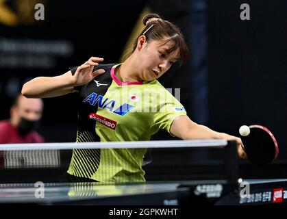 Doha, Qatar. 29 settembre 2021. Nagasaki Miyu del Giappone compete contro Sutirtha Mukherjee dell'India durante il quarterfinal femminile della squadra al campionato asiatico di Doha ITTF-ATTU 2021 a Doha, Qatar, 29 settembre 2021. Credit: Nikku/Xinhua/Alamy Live News Foto Stock