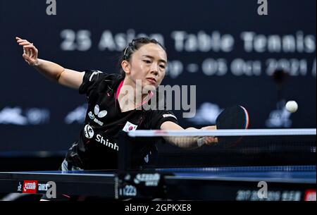 Doha, Qatar. 29 settembre 2021. Jeon Jihee della Corea del Sud compete contro Phantita Pinyopisan della Thailandia durante il quarterfinale femminile del team al campionato 2021 ITTF-ATTU Asian Doha a Doha, Qatar, 29 settembre 2021. Credit: Nikku/Xinhua/Alamy Live News Foto Stock