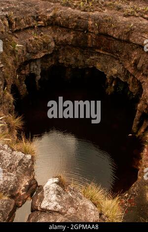 Piscina naturale tra le rocce di Roraima Foto Stock