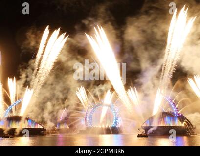 Orlando, Stati Uniti. 29 settembre 2021. Disney presenta un nuovo spettacolo pirotecnico 'armonioso' ad Epcot durante 'la Celebrazione più Magica del mondo' - il cinquantesimo anniversario del Walt Disney World Resort! Mercoledì 29 settembre 2021 a Orlando, Florida. Foto di John Angelillo/UPI Credit: UPI/Alamy Live News Foto Stock