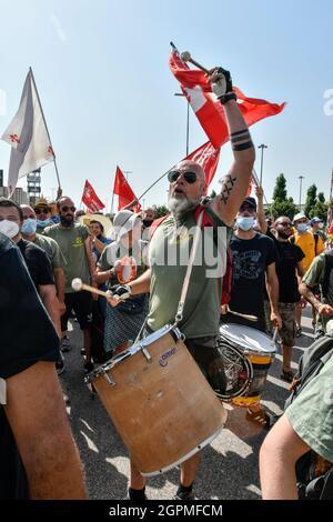 La manifestazione dei camminatori di GKN Melrose a campi Bisenzio, Firenze italy.The lavoratori protestano contro il licenziamento e l'offshoring della fabbrica Foto Stock