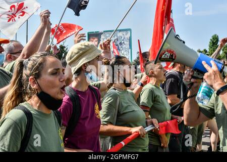 La manifestazione dei camminatori di GKN Melrose a campi Bisenzio, Firenze italy.The lavoratori protestano contro il licenziamento e l'offshoring della fabbrica Foto Stock