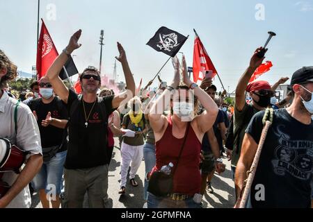 La manifestazione dei camminatori di GKN Melrose a campi Bisenzio, Firenze italy.The lavoratori protestano contro il licenziamento e l'offshoring della fabbrica Foto Stock